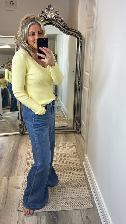 Muireann V knit