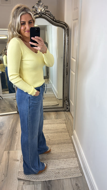 Muireann V knit